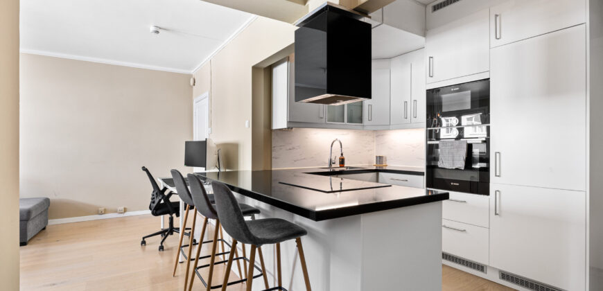 2 min til Bryggen | Takterasse + kontor m/ 49″ skjerm