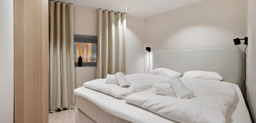 Queen size senger | Bak Bryggen | Renovert jan 24